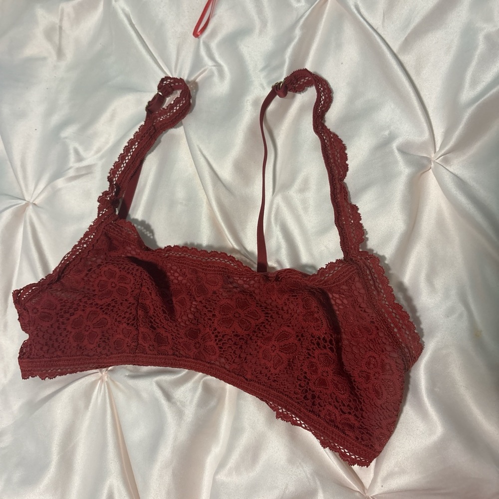 Lace Bralette in Burgundy